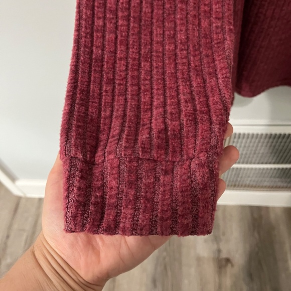 Sweater - Picture 4 of 4